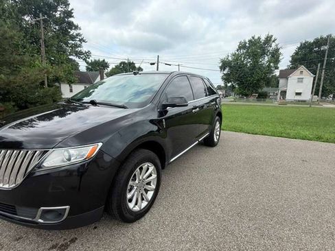 Used 2014 Lincoln MKX AWD w/ Equipment Group 102A image 24