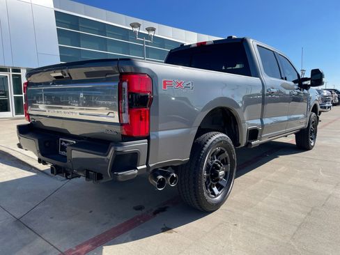 Used 2024 Ford F250 Platinum image 4