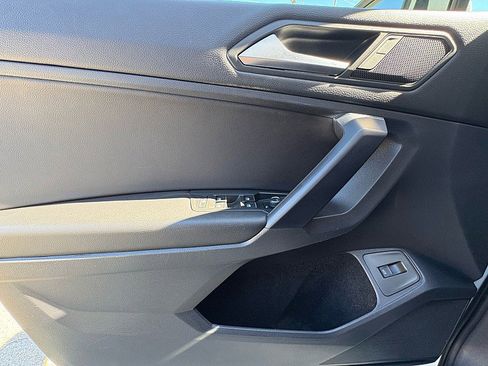 Used 2021 Volkswagen Tiguan SEL image 10