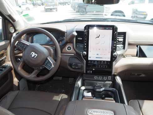 New 2025 RAM 2500 Limited image 17