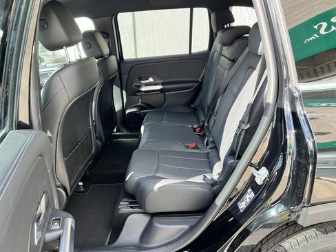 Used 2023 Mercedes-Benz EQB 300 4MATIC image 18