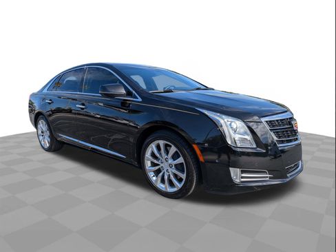 Used 2017 Cadillac XTS Luxury w/ Driver Awareness Package FWD image 2