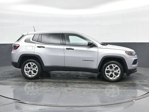 Used 2025 Jeep Compass Sport w/ Mopar Graphics Package AWD/4WD image 21