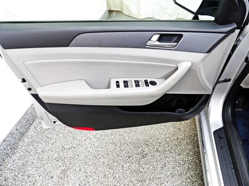 Used 2016 Hyundai Sonata SE image 7