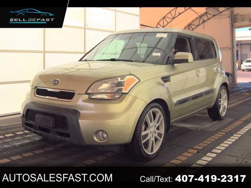 Used 2010 Kia Soul ! FWD image 1