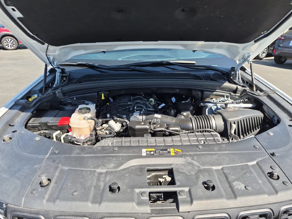 Used 2025 Jeep Grand Cherokee Altitude AWD/4WD image 35