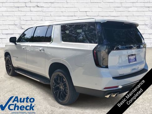 Used 2026 Chevrolet Suburban High Country RWD image 2
