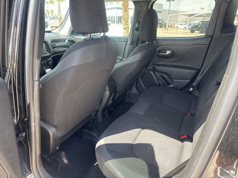 Certified 2020 Jeep Renegade Altitude AWD/4WD image 9