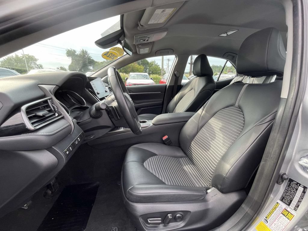 Used 2024 Toyota Camry SE FWD image 16
