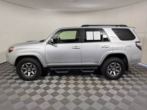 Used 2019 Toyota 4Runner TRD Off-Road Premium AWD/4WD image 3