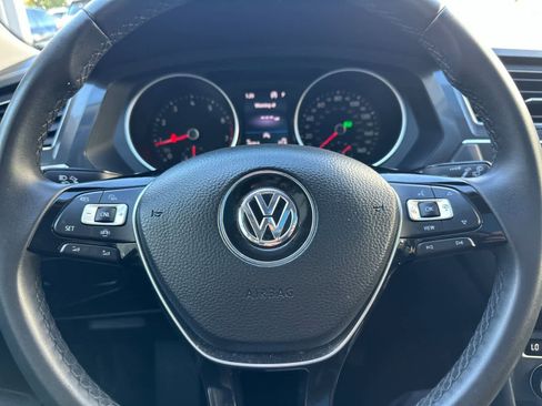 Used 2020 Volkswagen Tiguan SE w/ Panoramic Sunroof Package image 24