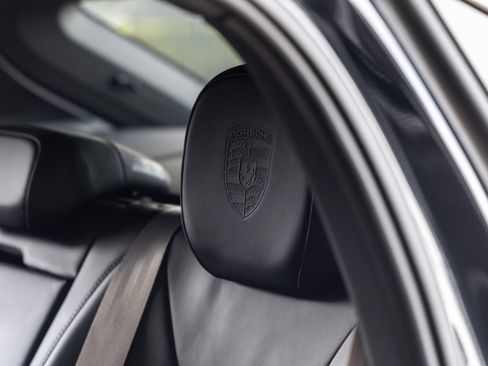 Certified 2023 Porsche Cayenne Platinum Edition AWD/4WD image 38