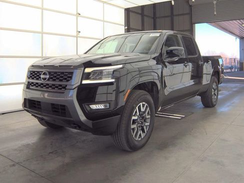 Certified 2025 Nissan Frontier SL image 2