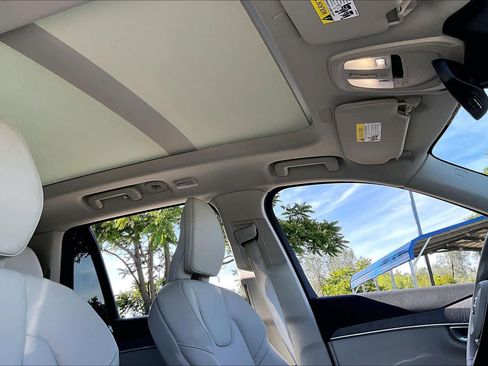 Used 2025 Volvo XC90 T8 Core w/ Climate Package image 13