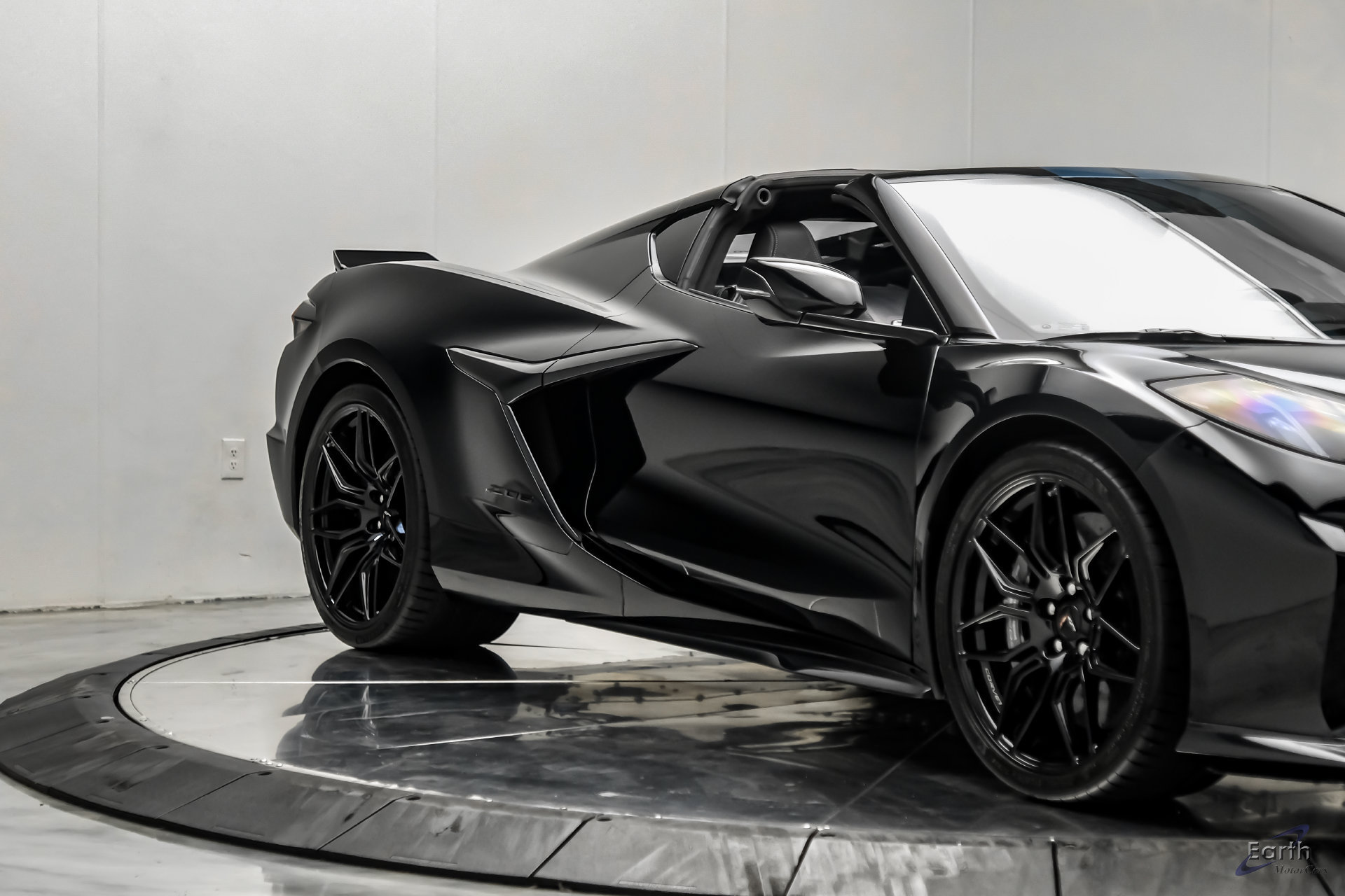 Used 2023 Chevrolet Corvette Z06 w/ Stealth Interior Trim Package RWD image 35