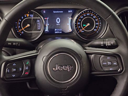 Used 2023 Jeep Gladiator Sport AWD/4WD image 8