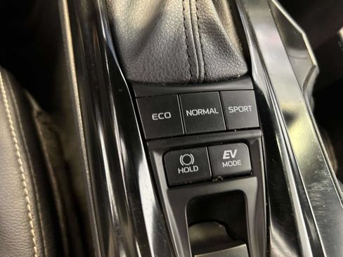 Certified 2025 Toyota Camry SE FWD image 22