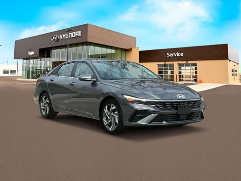 New 2025 Hyundai Elantra Limited FWD image 11