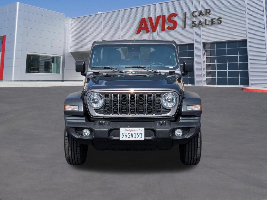 Used 2025 Jeep Wrangler Unlimited Sport AWD/4WD image 2