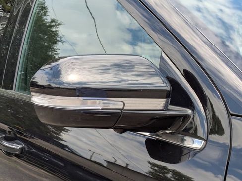 Used 2023 Lincoln Navigator Reserve AWD/4WD image 9