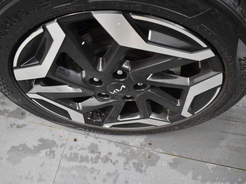 Used 2024 Kia Seltos SX w/ SX Sunroof Package AWD/4WD image 9
