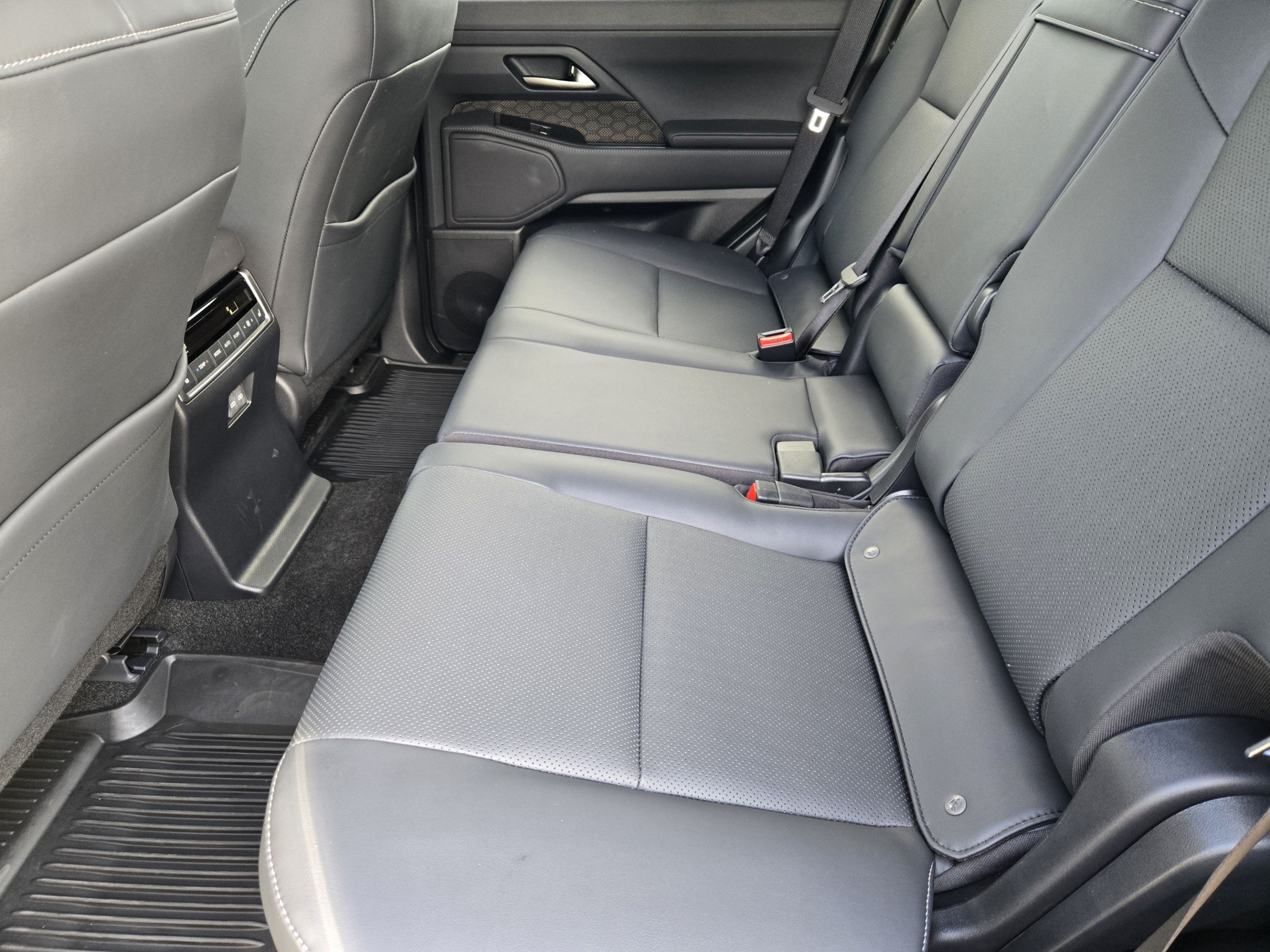 Certified 2026 Lexus GX 550 w/ Accessory Package (2T) AWD/4WD image 30