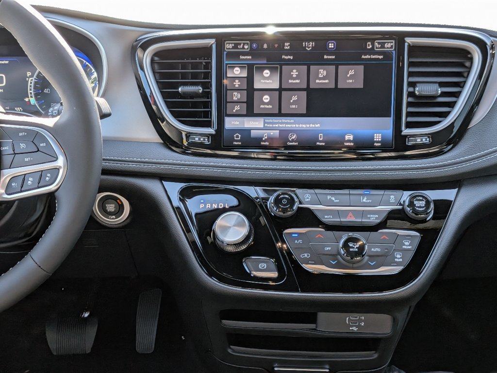 New 2027 Chrysler Pacifica Select AWD/4WD image 20