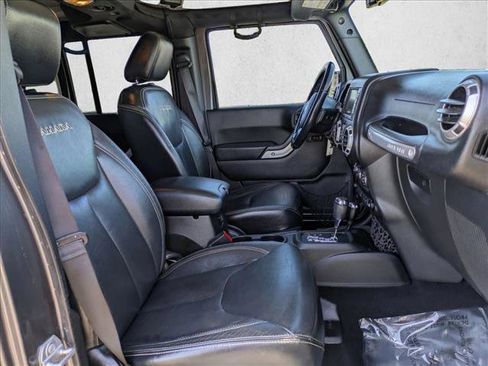 Used 2017 Jeep Wrangler Unlimited Sahara w/ Connectivity Group image 19