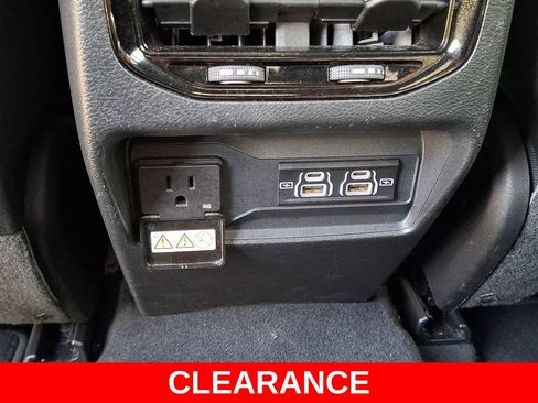 Used 2025 Jeep Grand Cherokee Altitude AWD/4WD image 11