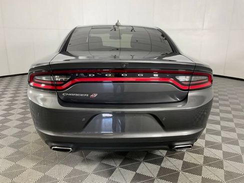 Used 2022 Dodge Charger SXT AWD/4WD image 5