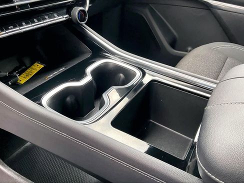 Certified 2025 Chevrolet Traverse LT image 16