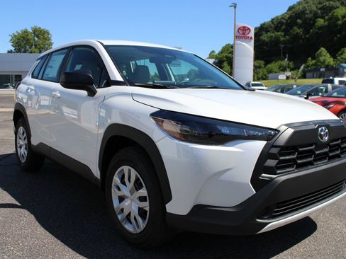 New 2026 Toyota Corolla Cross L AWD/4WD image 4