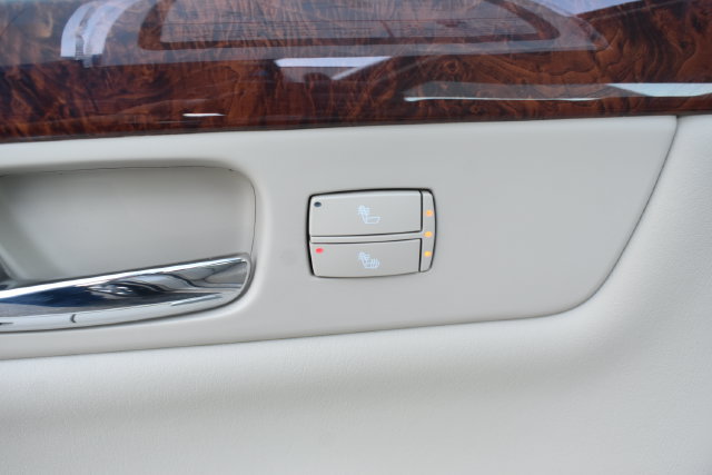 Used 2007 Cadillac DTS Luxury I w/ Sun And Sound Package FWD image 28