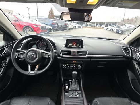 Used 2018 MAZDA MAZDA3 Grand Touring image 17