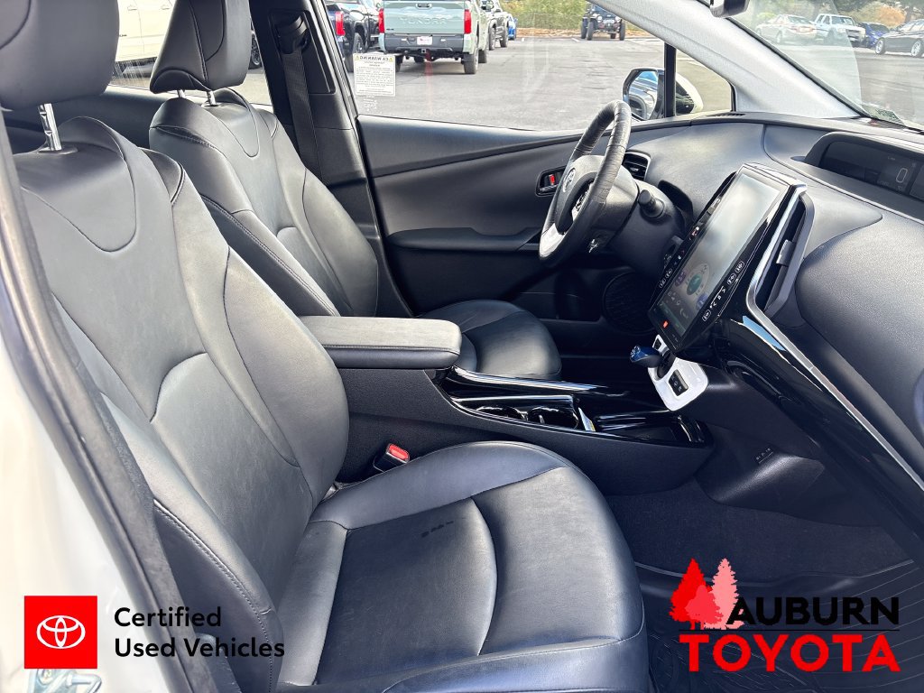 Certified 2017 Toyota Prius Prime Advanced w/ Carpet Mat Package FWD image 22