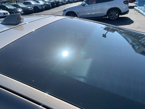 Used 2017 Chevrolet Volt LT w/ Comfort Package FWD image 15