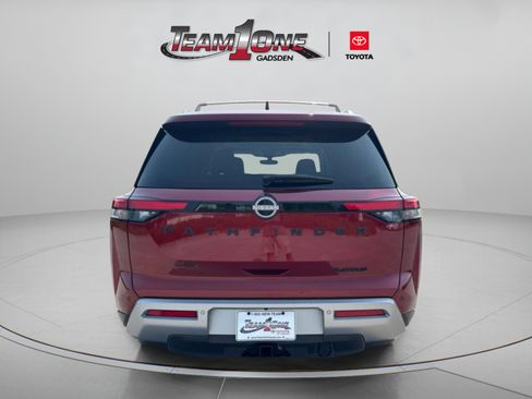 Used 2024 Nissan Pathfinder Platinum FWD image 6
