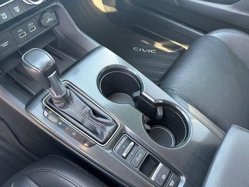 Used 2022 Honda Civic Touring image 31