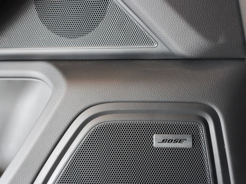 Used 2025 Porsche Macan image 24