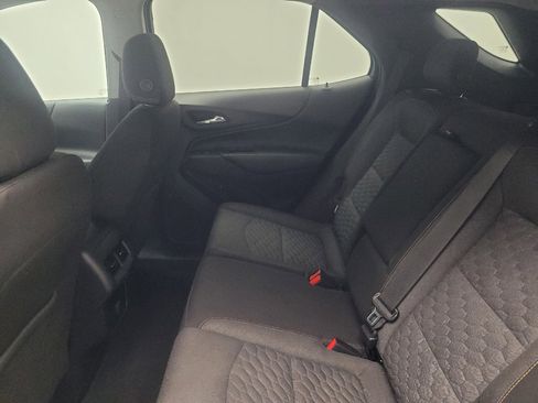 Used 2018 Chevrolet Equinox LT image 18
