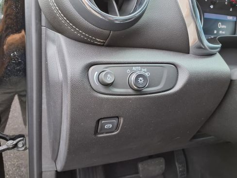 Used 2023 Chevrolet Blazer LT image 13