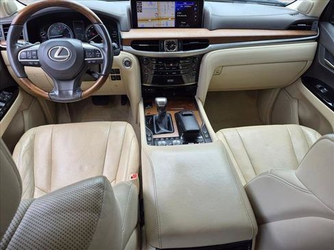Used 2018 Lexus LX 570 4WD w/ Luxury Package image 17