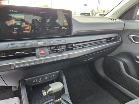 Used 2025 Kia K4 LXS image 20