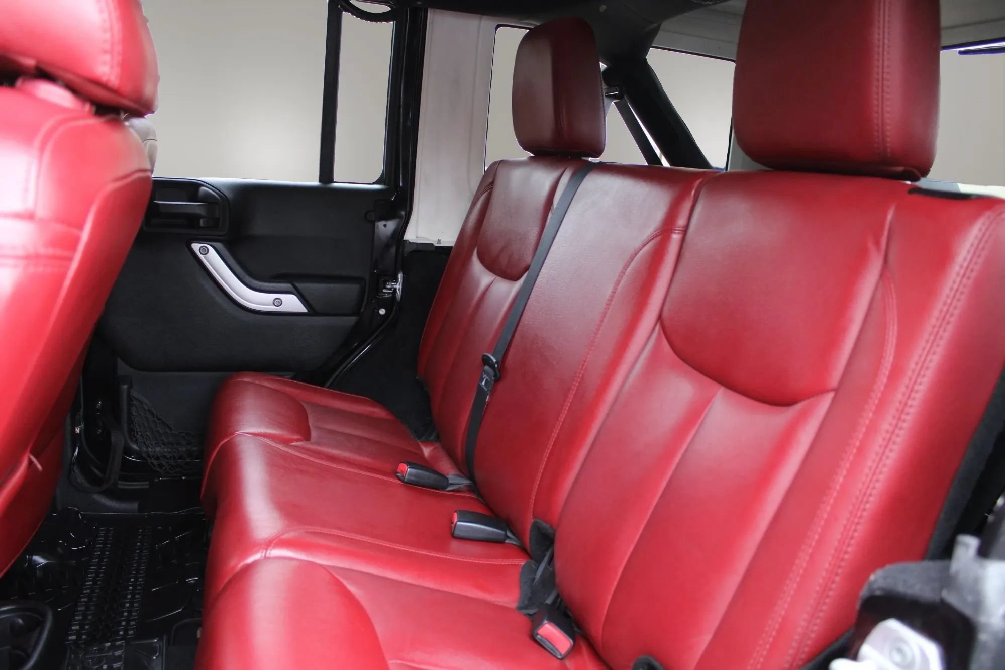Used 2013 Jeep Wrangler Unlimited Rubicon AWD/4WD image 19