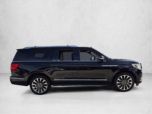 Used 2020 Lincoln Navigator L Reserve w/ Luxury Package AWD/4WD image 4