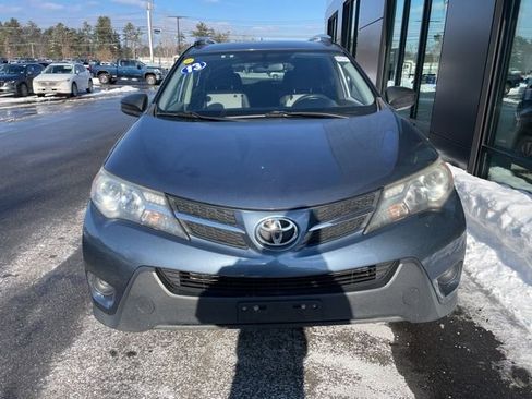 Used 2013 Toyota RAV4 LE image 2