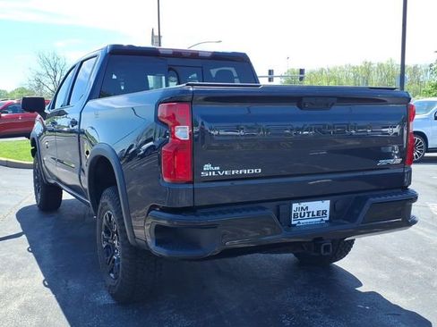 Used 2023 Chevrolet Silverado 1500 ZR2 w/ Technology Package AWD/4WD image 2