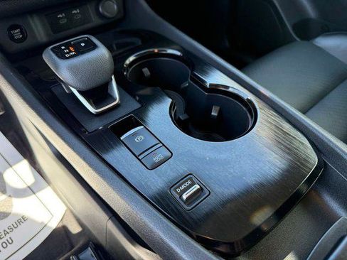 Used 2024 Nissan Rogue SV w/ SV Premium Package FWD image 10