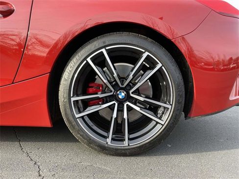 Used 2022 BMW Z4 M40i w/ Premium Package image 13