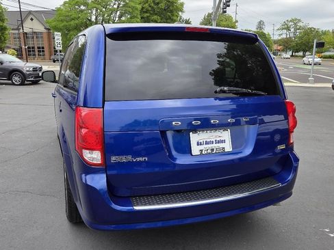 Used 2018 Dodge Grand Caravan SE w/ UConnect Hands-Free Group FWD image 10